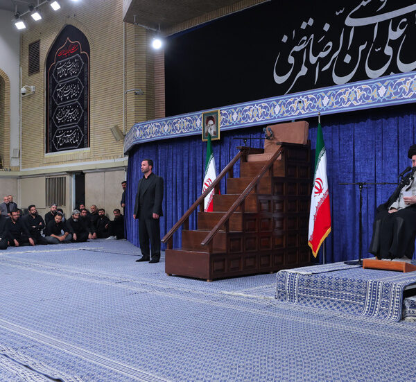 Ayatollah Khamenei: Persatuan antara rakyat, pejabat, dan Angkatan Bersenjata tidak boleh dirusak